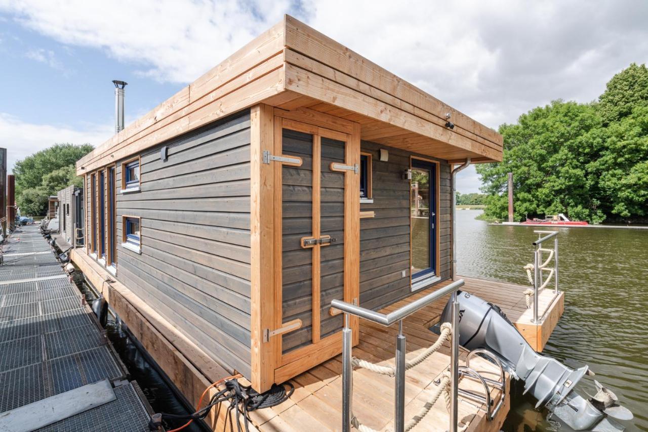 Hotel Hausboot Ahoi Hochwertiges Hausboote Mit Grosser Terrasse Und Kamin Hamburg Exterior foto